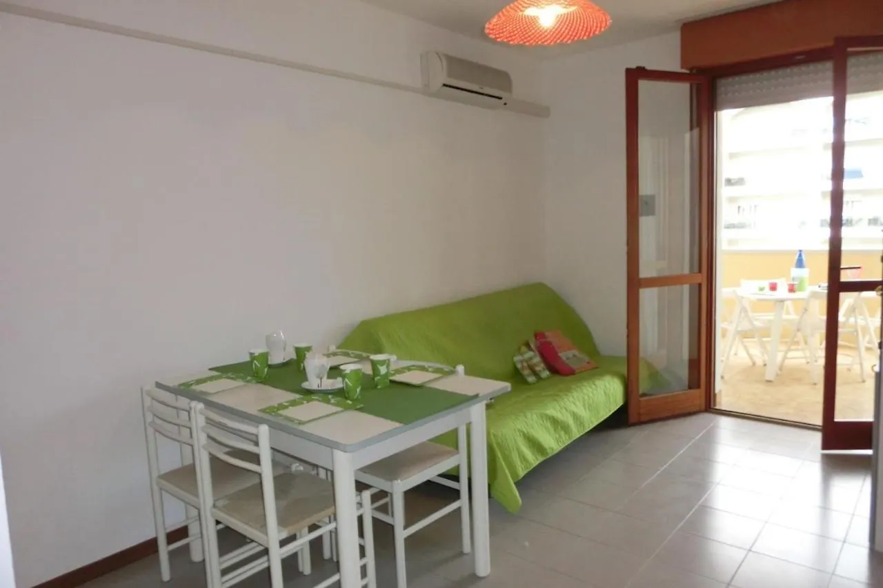 Modern 1 Bedroom Apartment With Balcony - Beahost Bibione