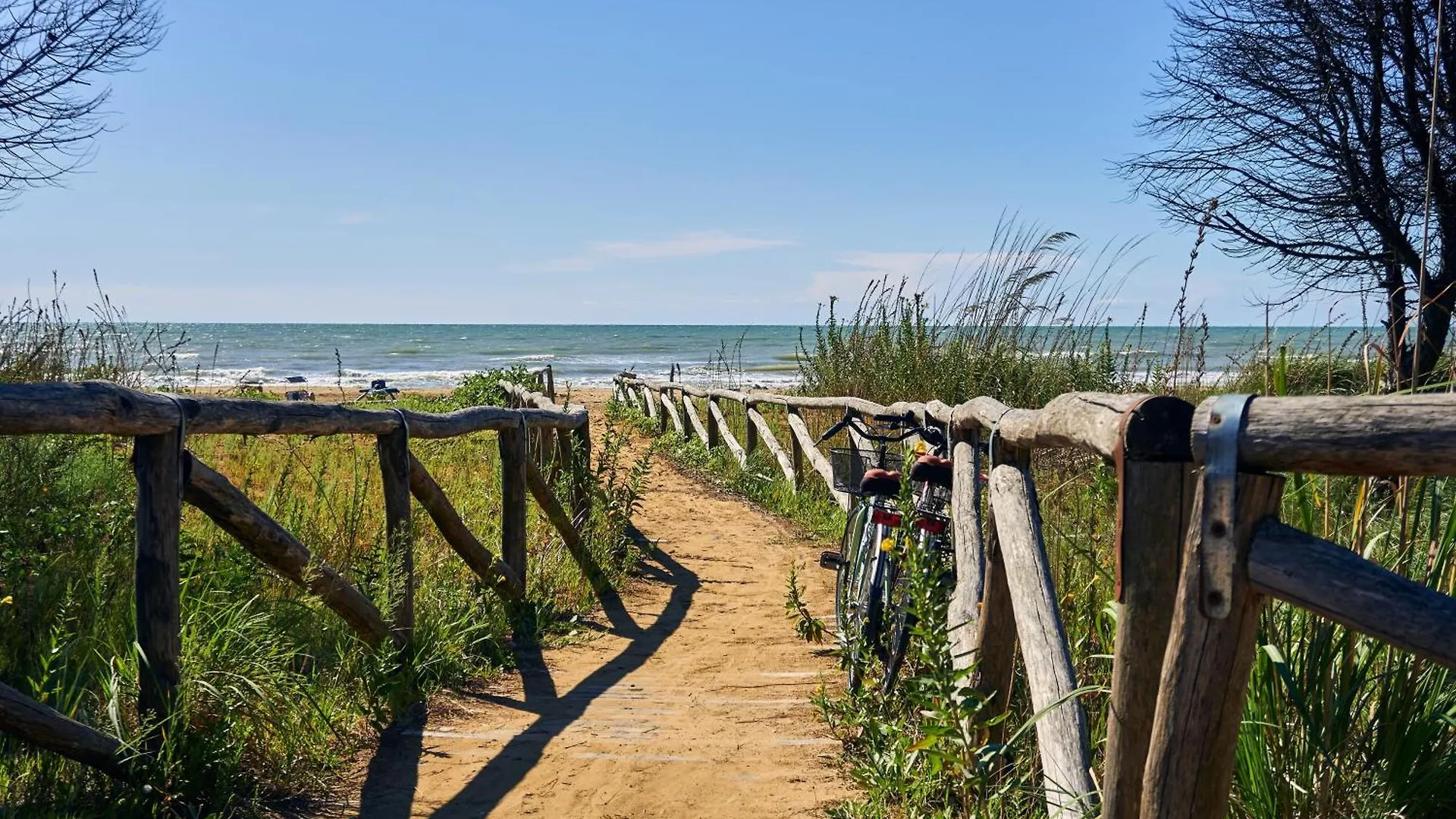 Modern 1 Bedroom Apartment With Balcony - Beahost Bibione Italy