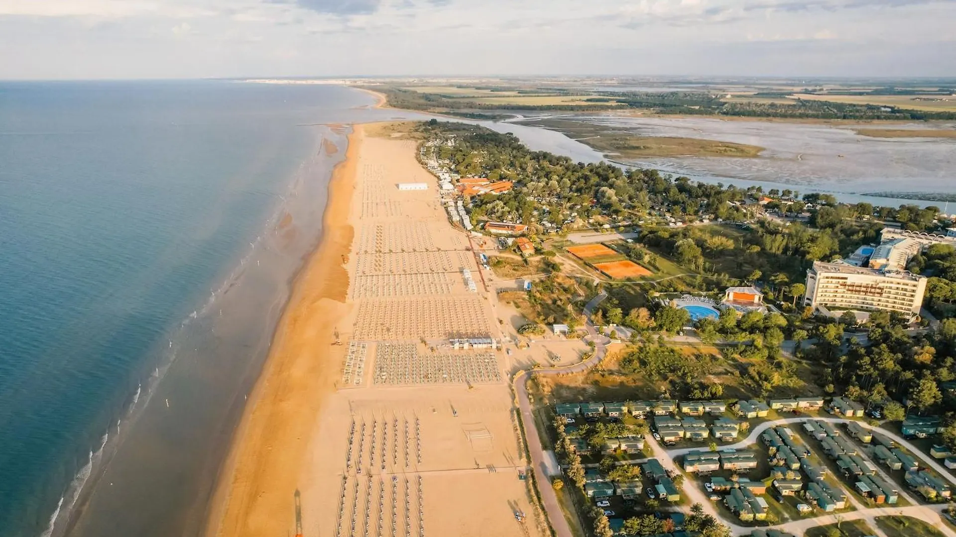 Modern 1 Bedroom Apartment With Balcony - Beahost Bibione 0*,  Italy
